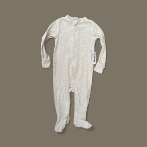 Old Navy Cream Ribbed Zip-Up Baby Footie Pajamas NWT Loungewear Baby Onesie 6-9M